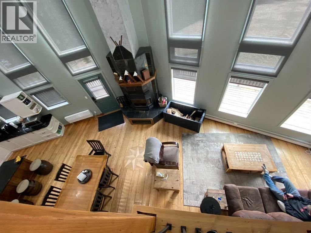 5302 19 AVENUE Image 24