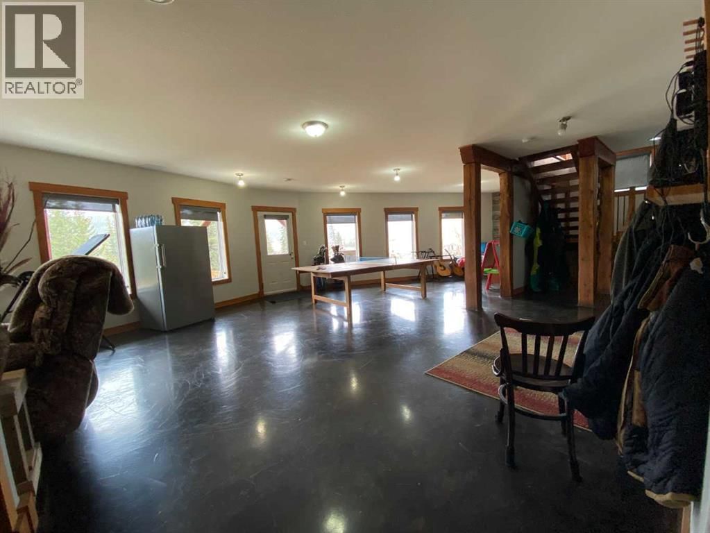 5302 19 AVENUE Image 38