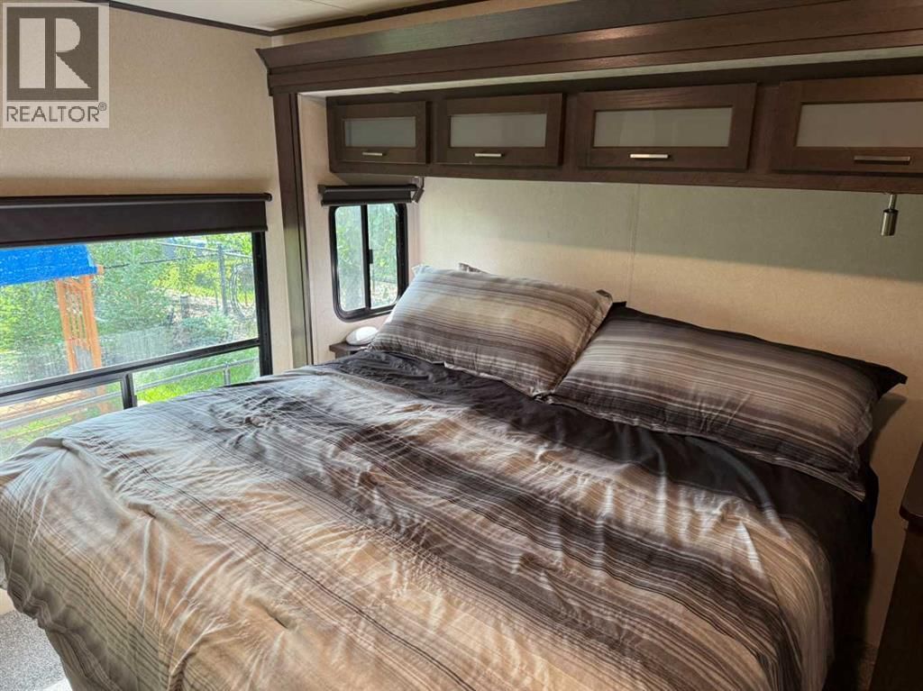 8 TRAVERS RIDGE WAY Image 10