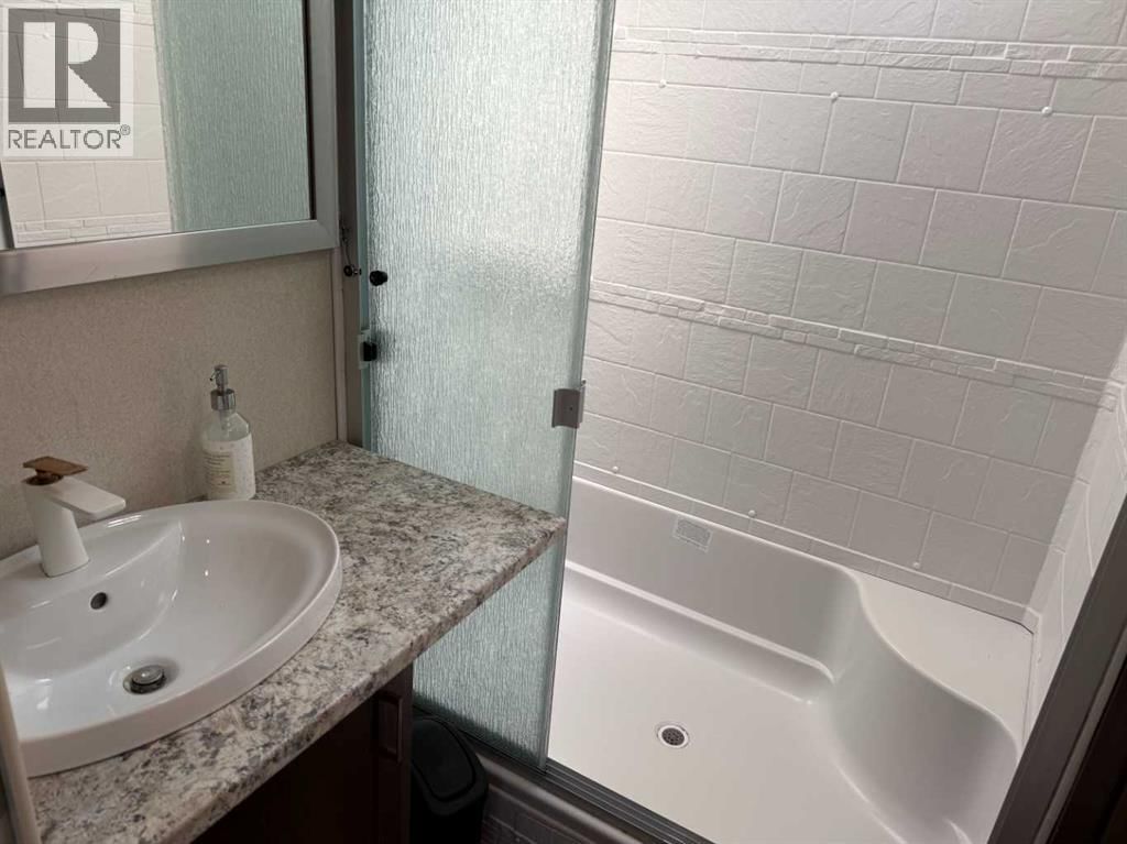 8 TRAVERS RIDGE WAY Image 11