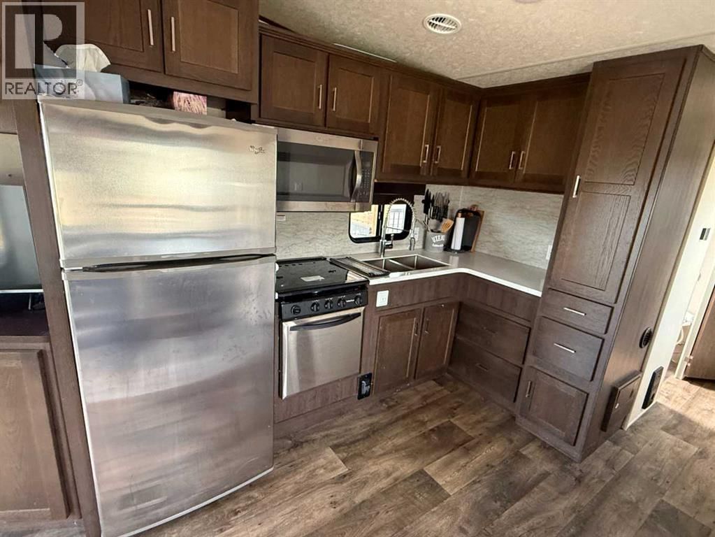 8 TRAVERS RIDGE WAY Image 7