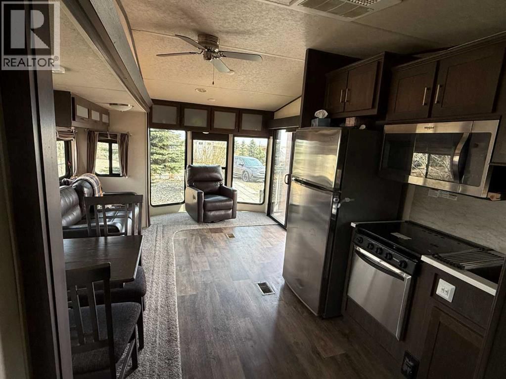 8 TRAVERS RIDGE WAY Image 8