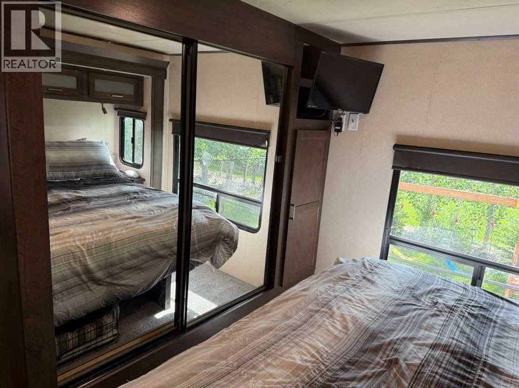 8 TRAVERS RIDGE WAY Image 9