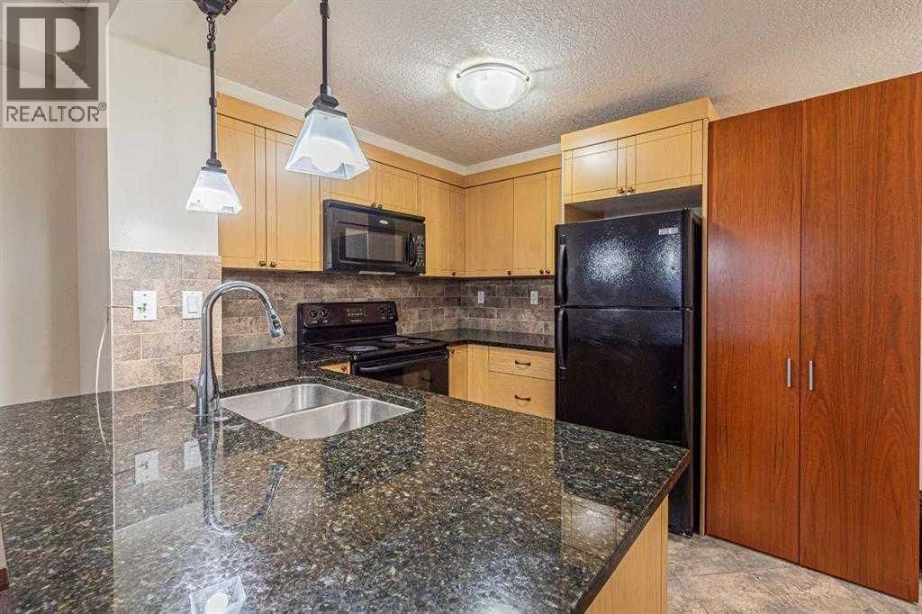 920 68 Avenue property photo