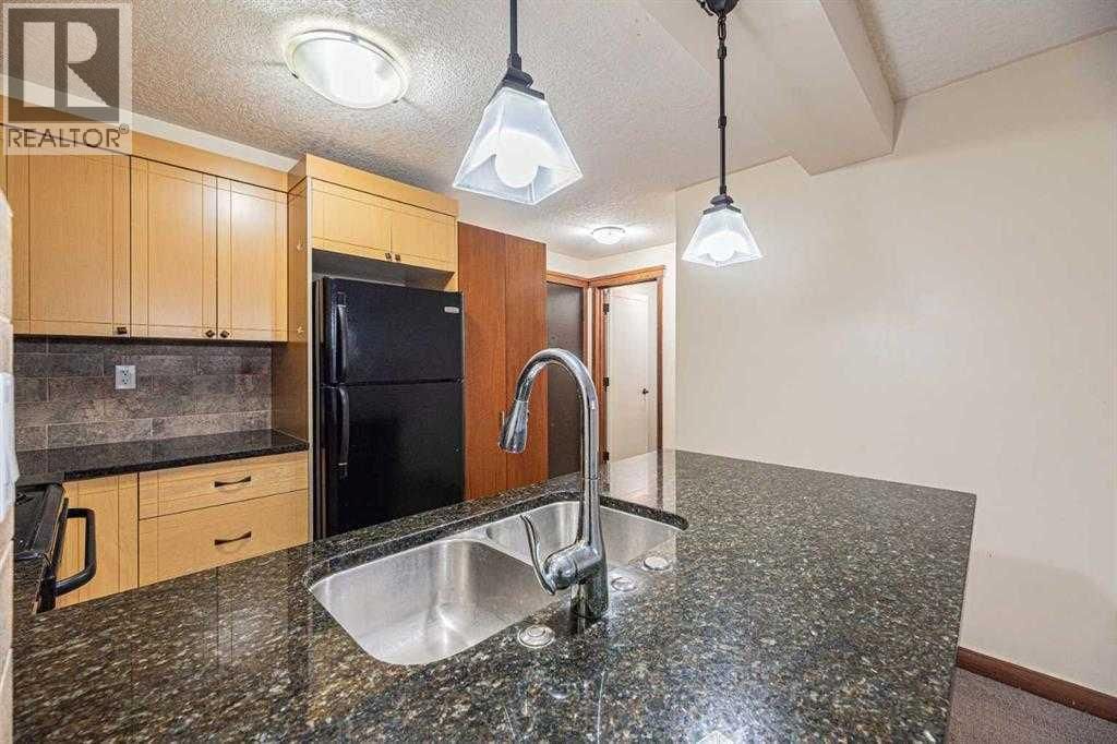920 68 Avenue property photo
