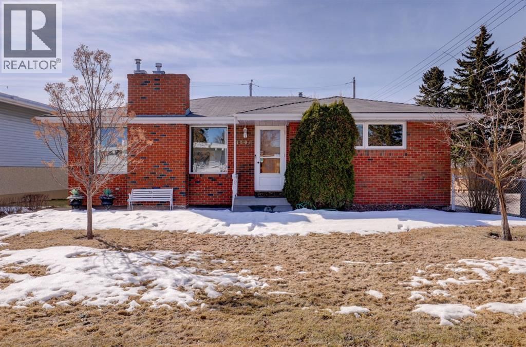 1008 MOTHERWELL ROAD NORTHEAST Image 1