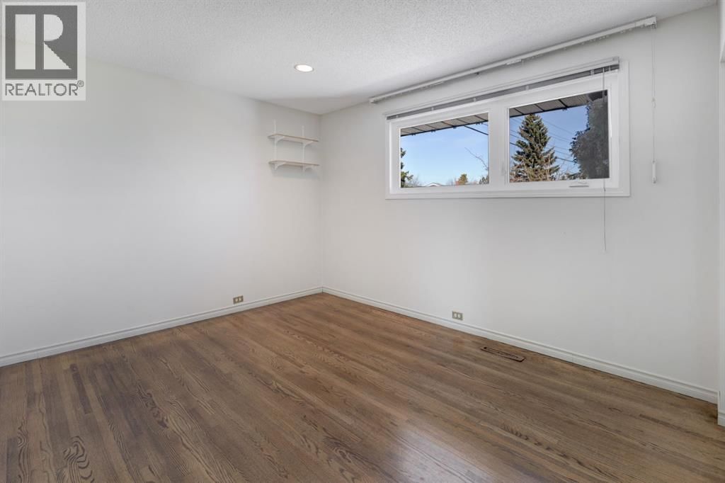 1008 MOTHERWELL ROAD NORTHEAST Image 11