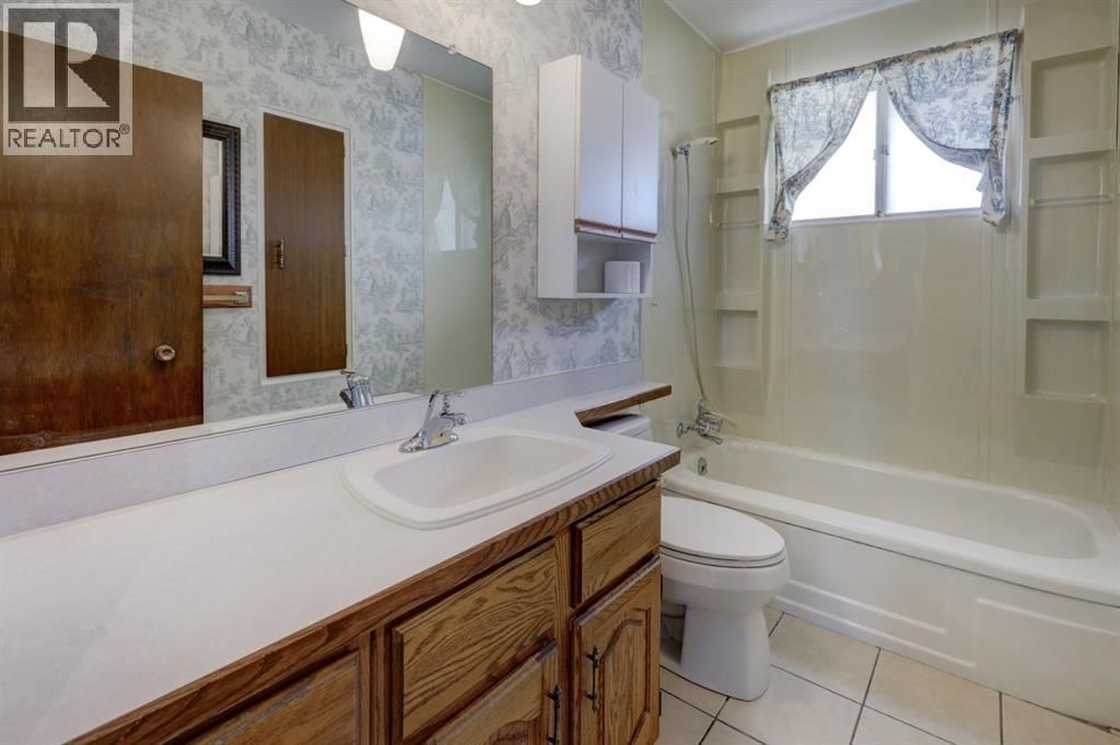 1008 MOTHERWELL ROAD NORTHEAST Image 13