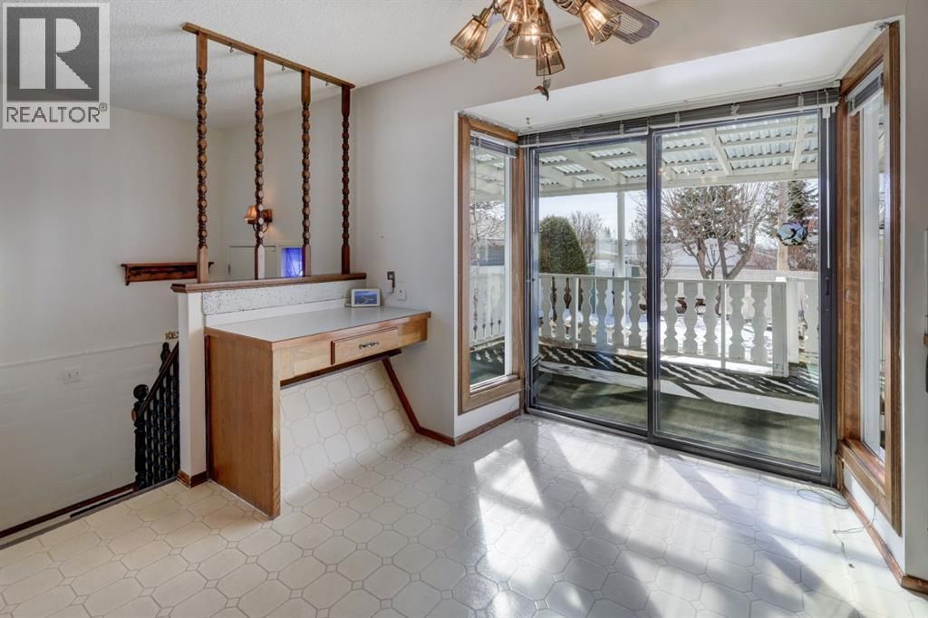 1008 MOTHERWELL ROAD NORTHEAST Image 16