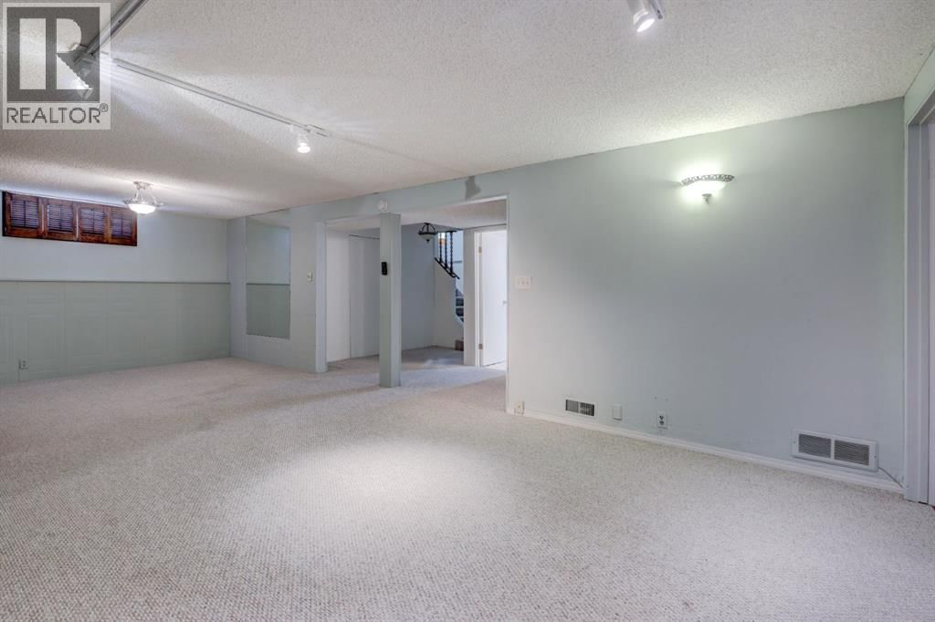 1008 MOTHERWELL ROAD NORTHEAST Image 20