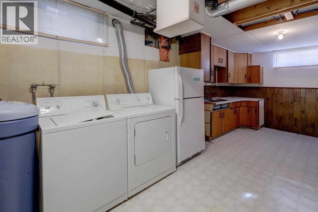 1008 MOTHERWELL ROAD NORTHEAST Image 24