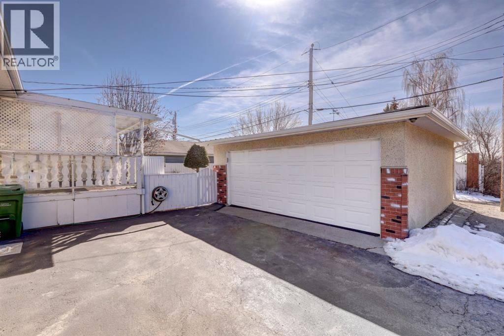 1008 MOTHERWELL ROAD NORTHEAST Image 32