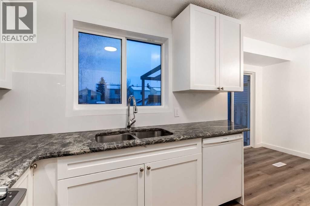 33 MARTINDALE COURT NORTHEAST Image 11