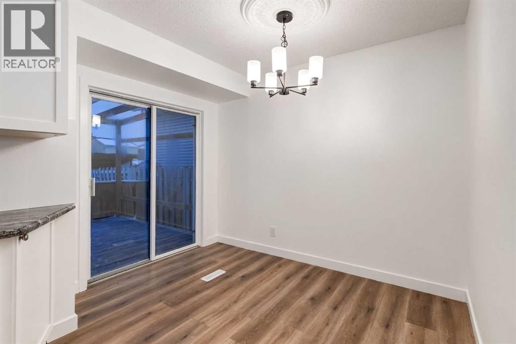 33 MARTINDALE COURT NORTHEAST Image 13