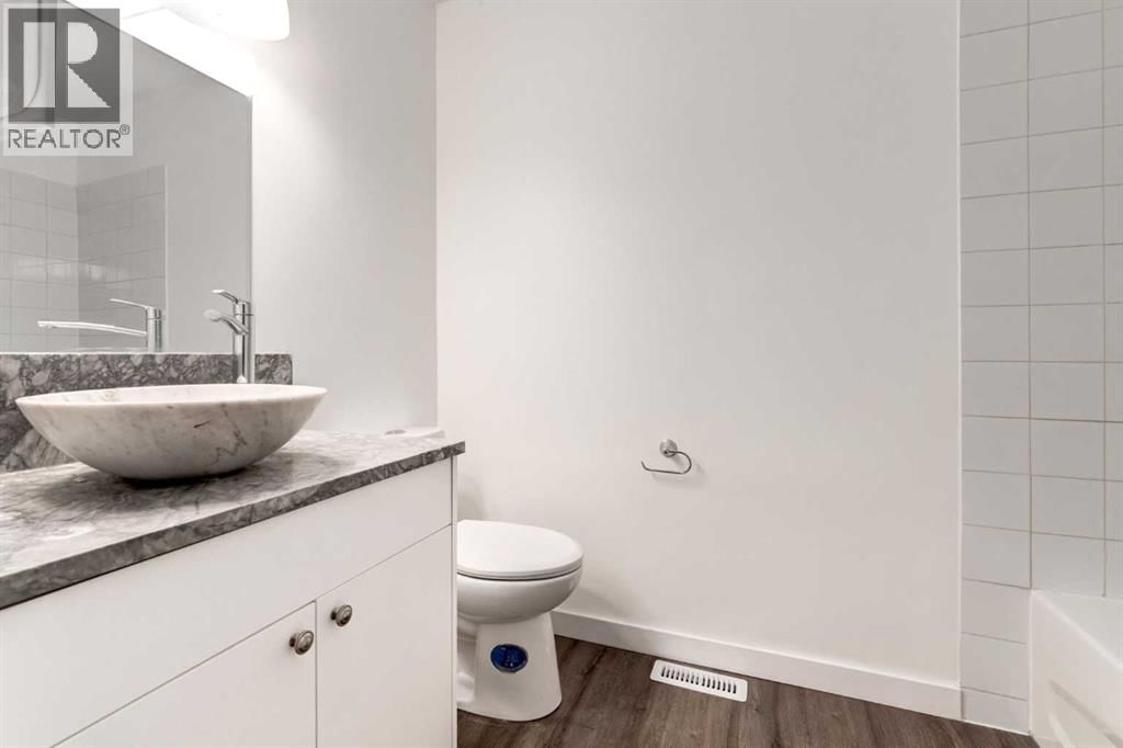 33 MARTINDALE COURT NORTHEAST Image 16