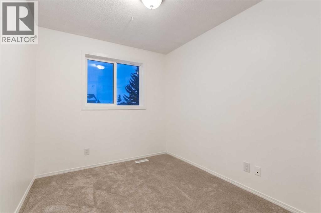 33 MARTINDALE COURT NORTHEAST Image 19