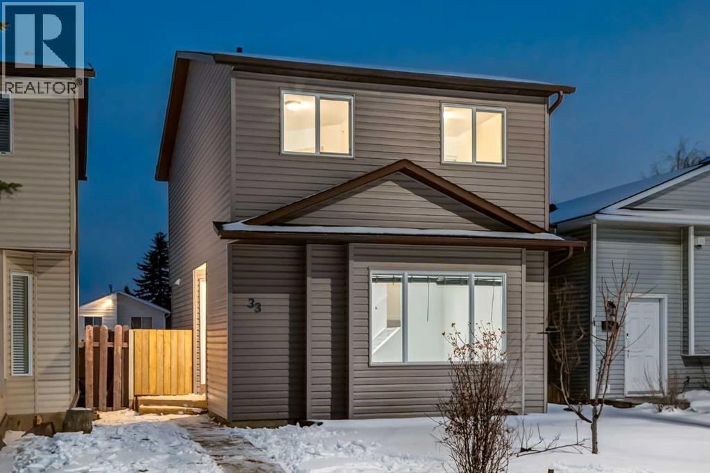 33 MARTINDALE COURT NORTHEAST Image 2