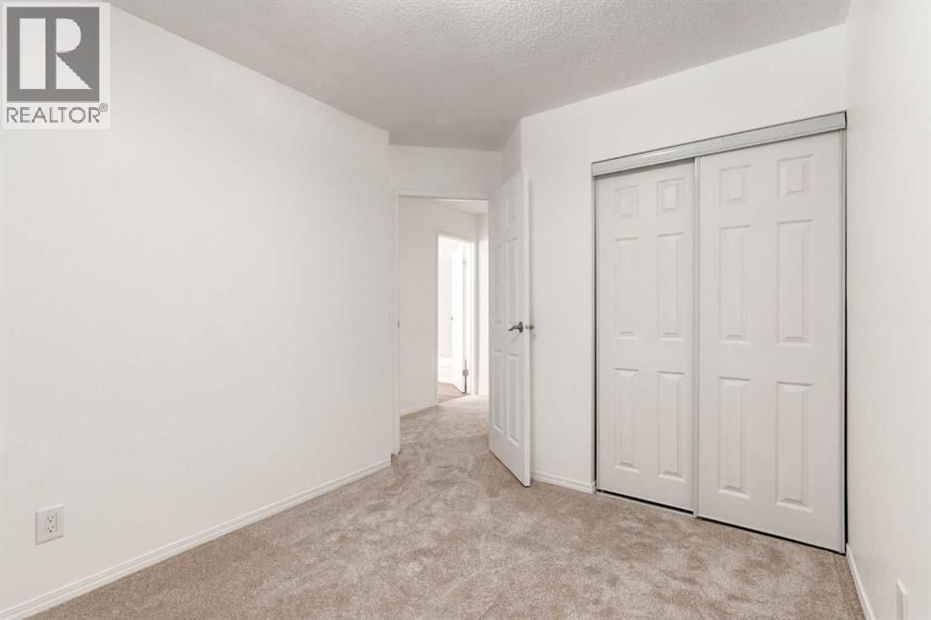 33 MARTINDALE COURT NORTHEAST Image 20