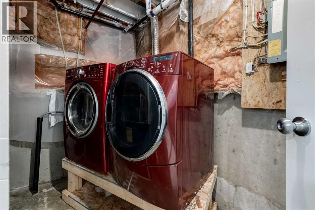 33 MARTINDALE COURT NORTHEAST Image 24