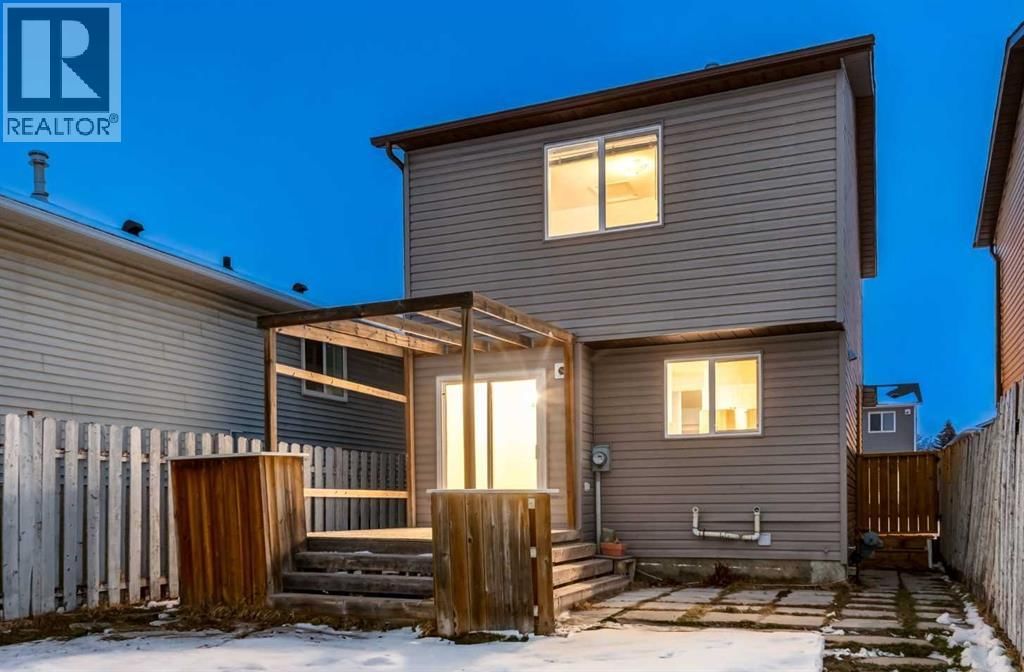 33 MARTINDALE COURT NORTHEAST Image 25