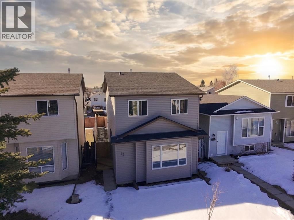 33 MARTINDALE COURT NORTHEAST Image 29