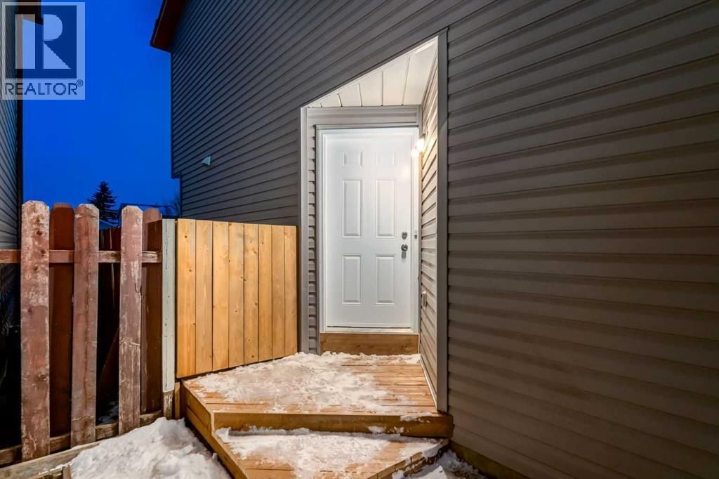 33 MARTINDALE COURT NORTHEAST Image 3