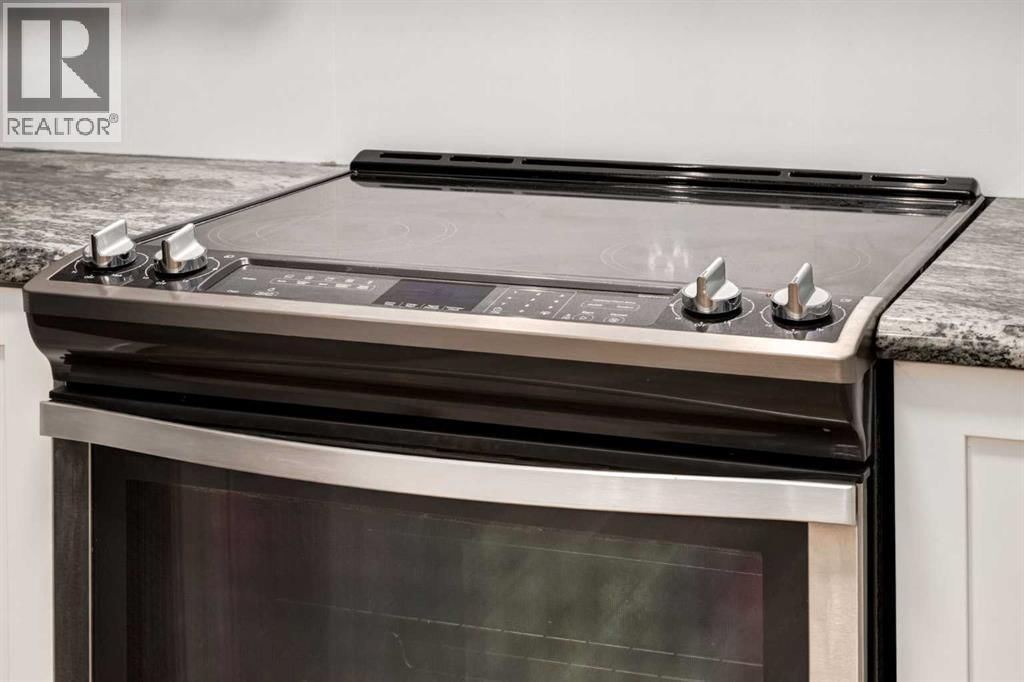 33 MARTINDALE COURT NORTHEAST Image 9