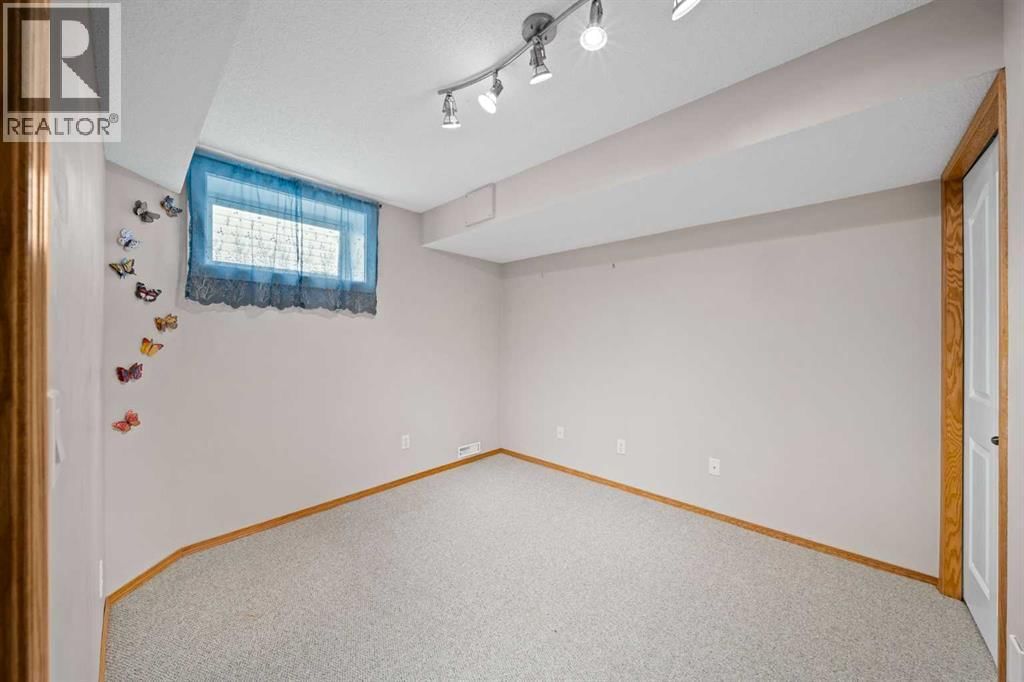 90 RIVERVIEW CIRCLE SOUTHEAST Image 32