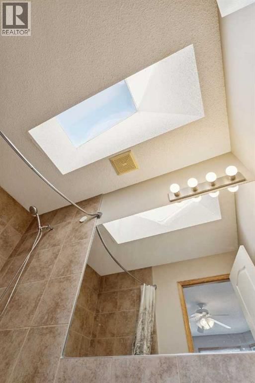 111 LUXSTONE CRESCENT SOUTHWEST Image 19