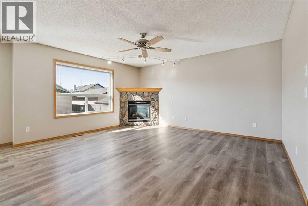 111 LUXSTONE CRESCENT SOUTHWEST Image 8