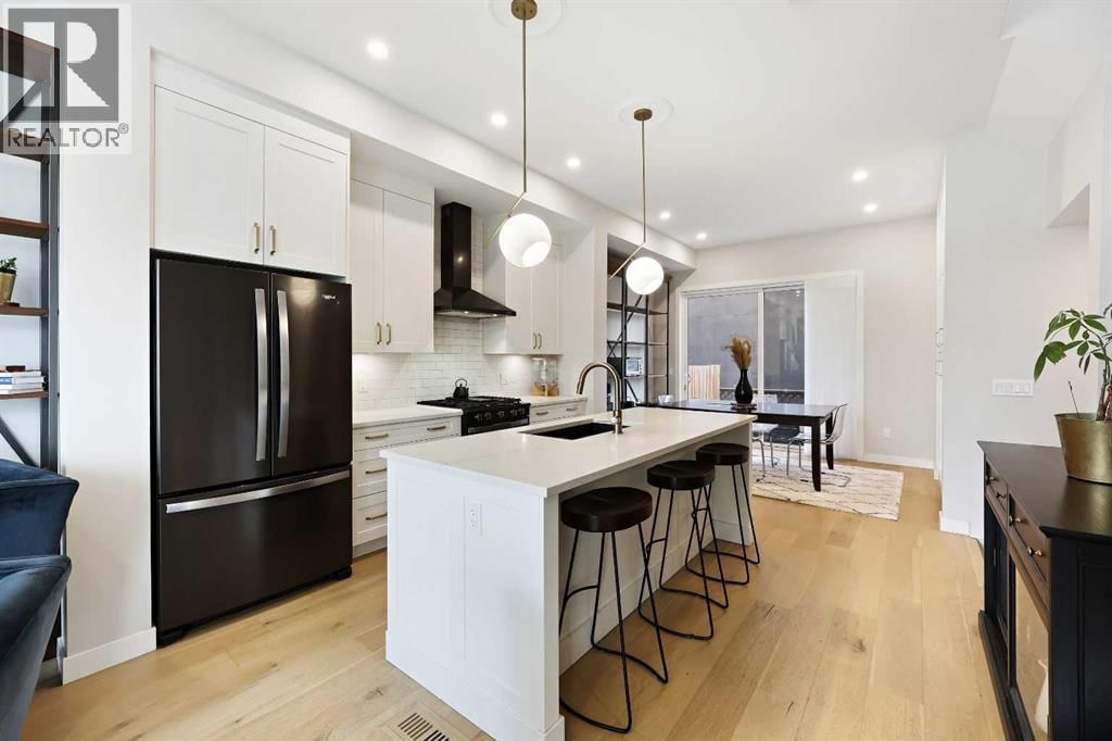 4929 20 STREET SOUTHWEST Image 1