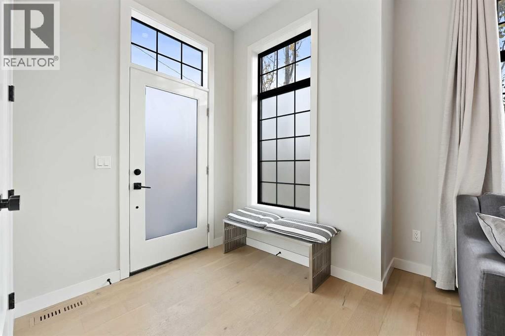 4929 20 STREET SOUTHWEST Image 3