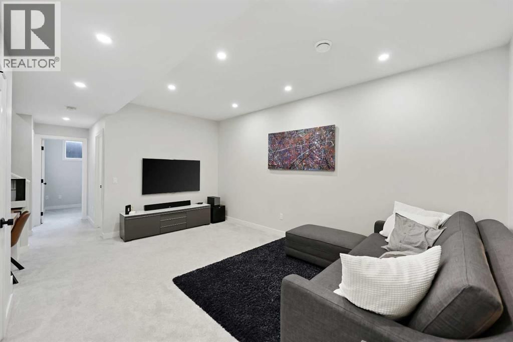 4929 20 STREET SOUTHWEST Image 37