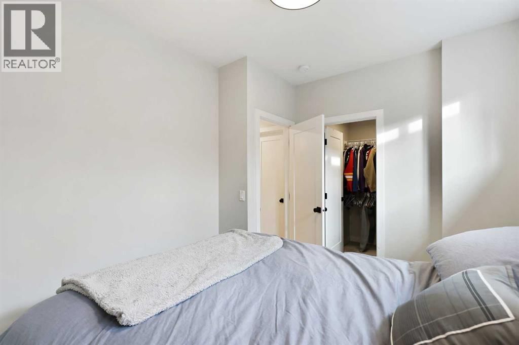 4929 20 STREET SOUTHWEST Image 40