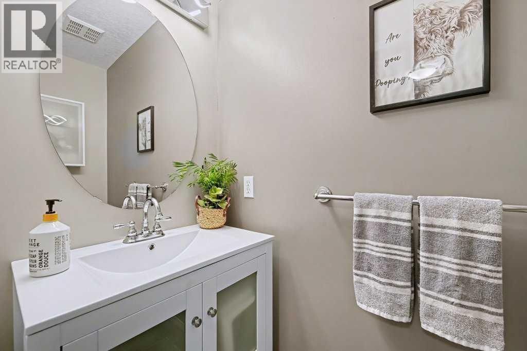 19 COPPERFIELD CRESCENT SOUTHEAST Image 14