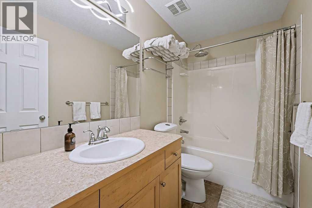 19 COPPERFIELD CRESCENT SOUTHEAST Image 22