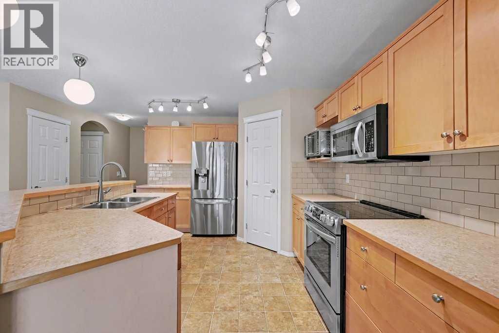 19 COPPERFIELD CRESCENT SOUTHEAST Image 5