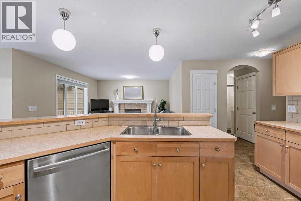 19 COPPERFIELD CRESCENT SOUTHEAST Image 8