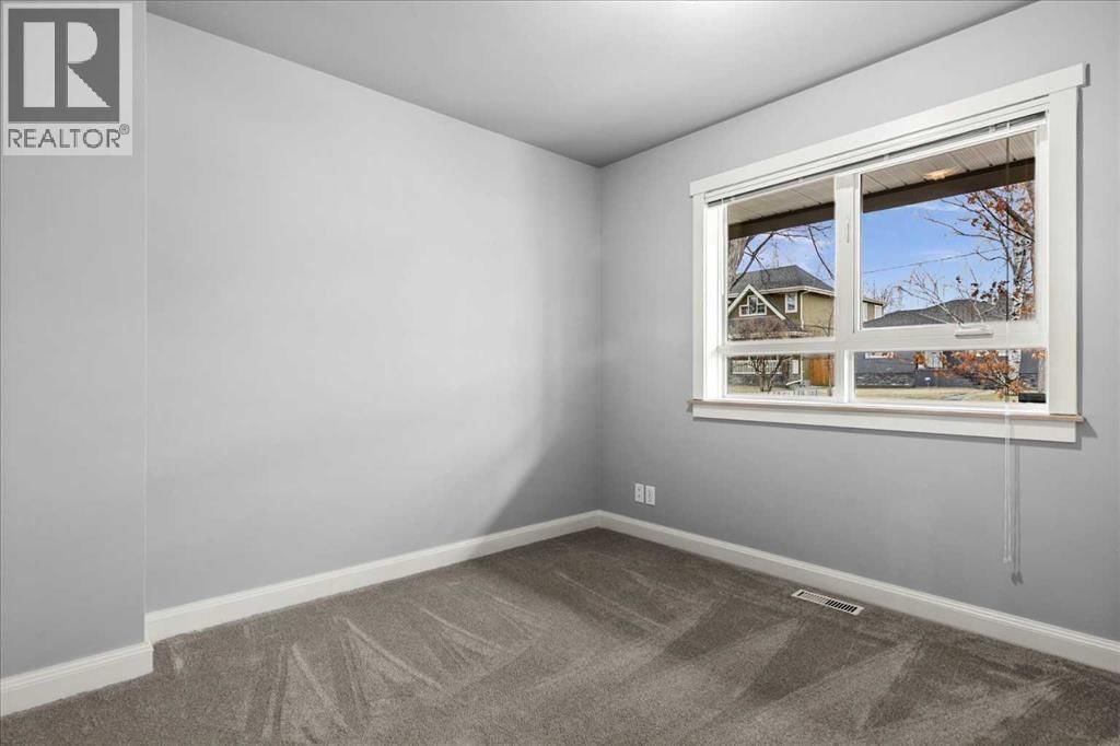 415 28 AVENUE NORTHWEST Image 14