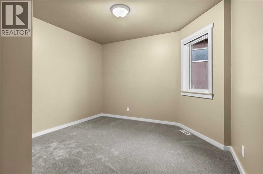 415 28 AVENUE NORTHWEST Image 28