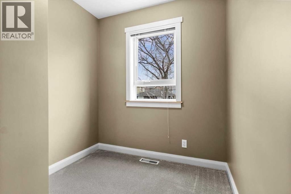 415 28 AVENUE NORTHWEST Image 33