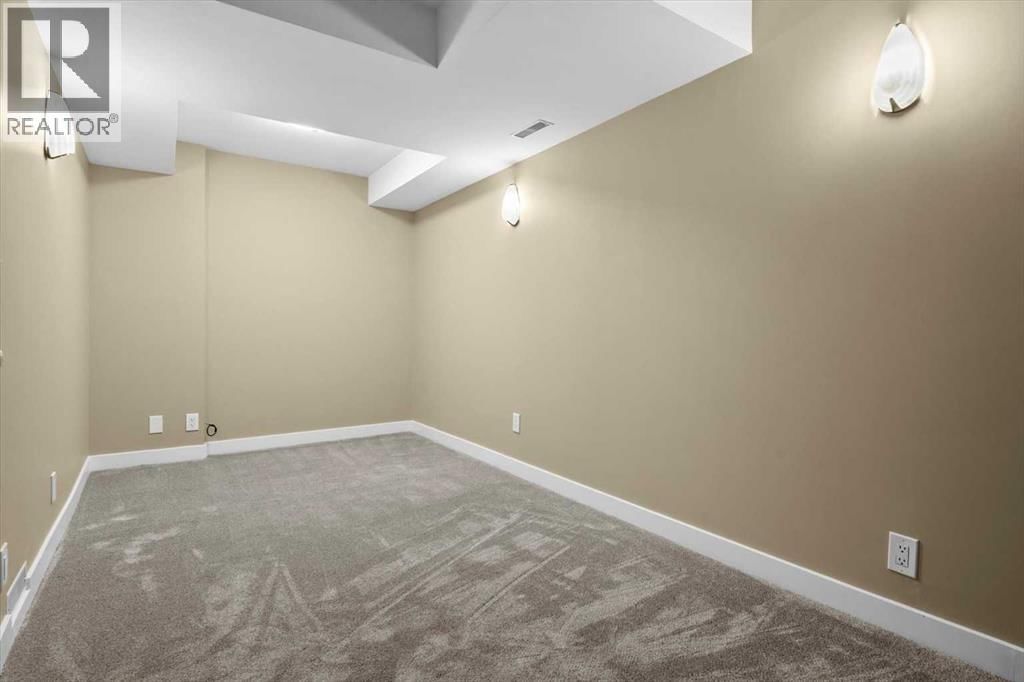 415 28 AVENUE NORTHWEST Image 40