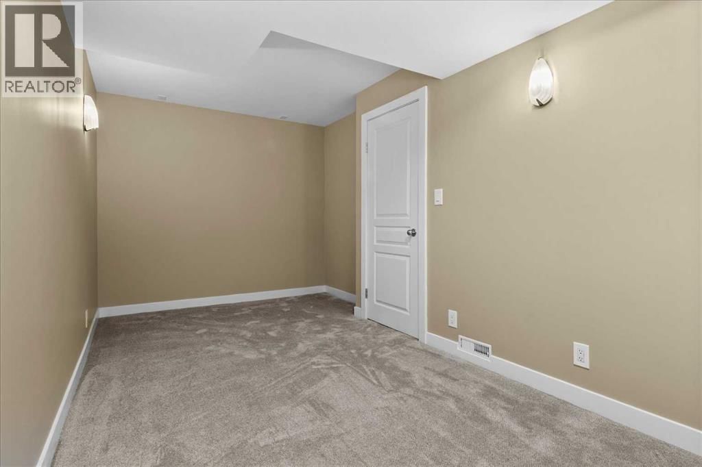 415 28 AVENUE NORTHWEST Image 41