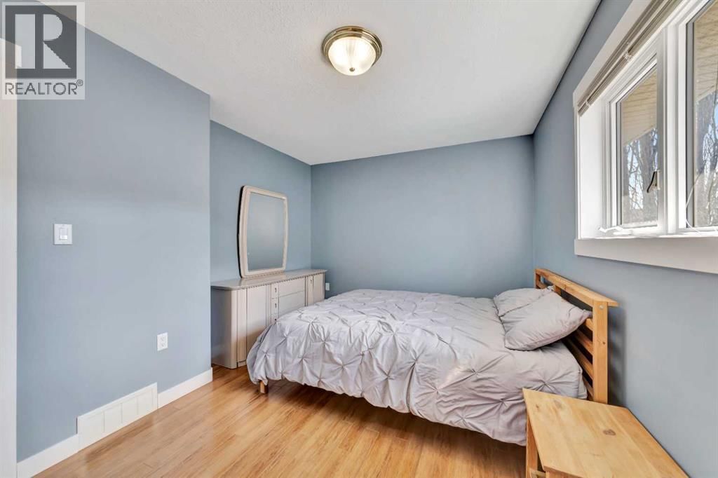 3308 63 AVENUE Image 22