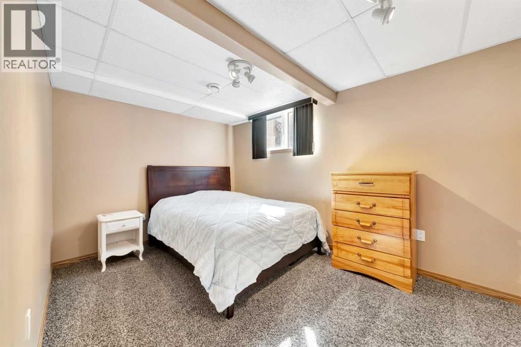 3308 63 AVENUE Image 26