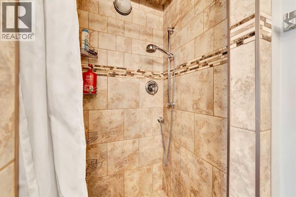 3308 63 AVENUE Image 32