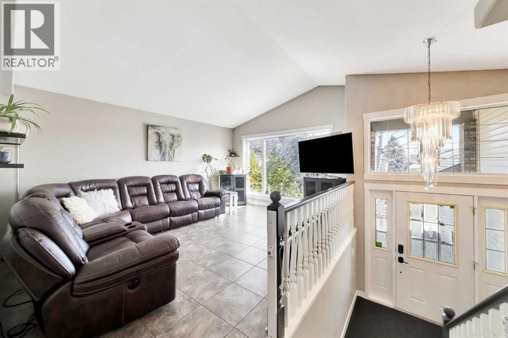 3308 63 AVENUE Image 6