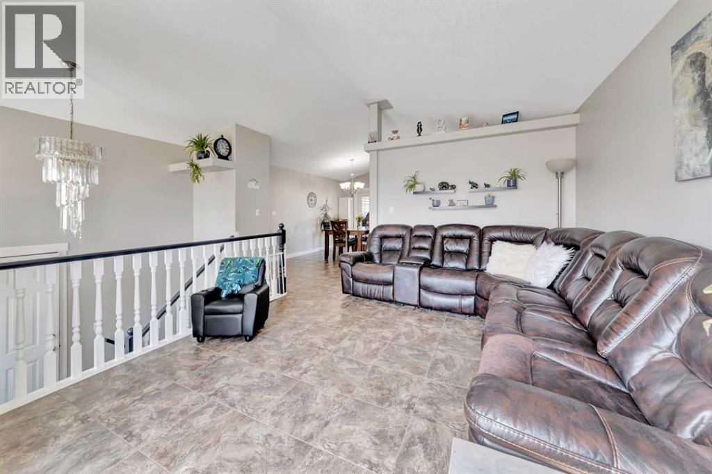 3308 63 AVENUE Image 7