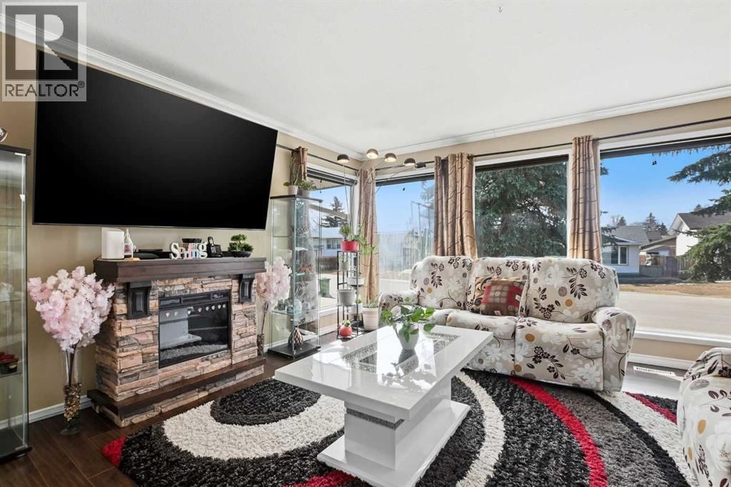 5218 SILVERTHORN ROAD Image 8