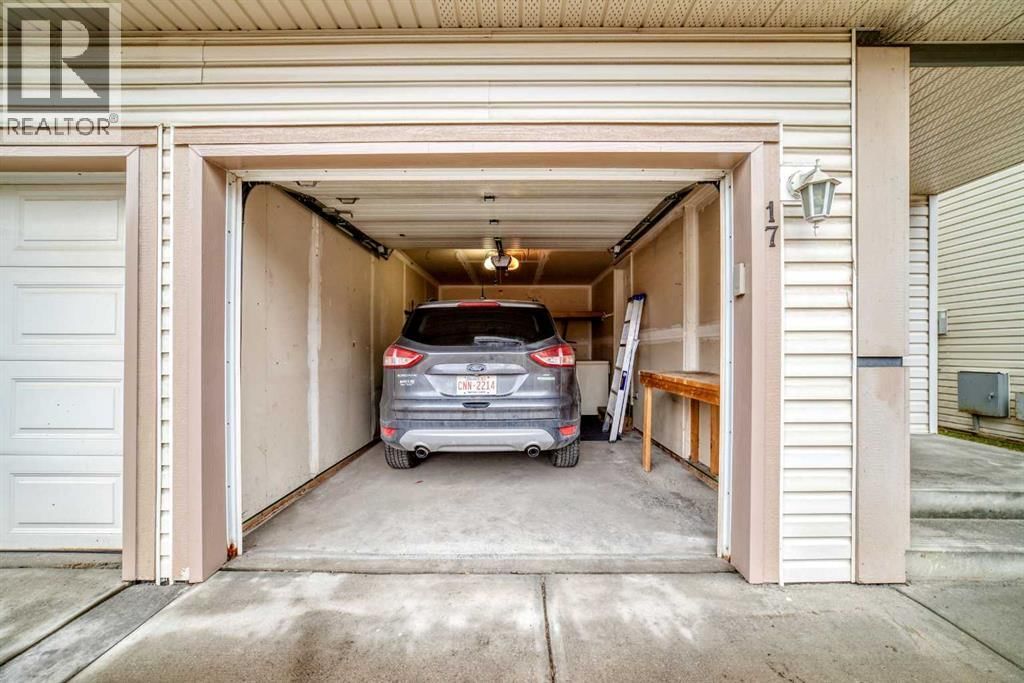 17 COPPERFIELD COURT SOUTHEAST Image 13